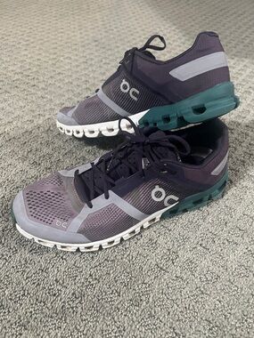 On Running Cloud Women’s 9.5 Purple Athletic Running Lightweight Trainers